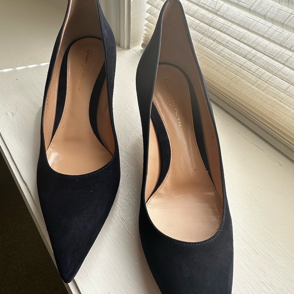 Gianvito Rossi Kitten Heel Pumps